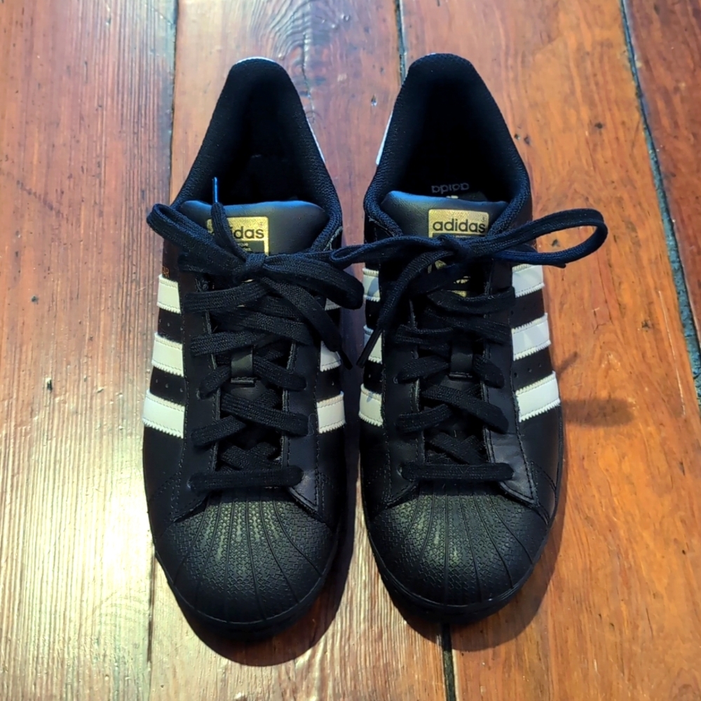 Adidas Superstar b&w
